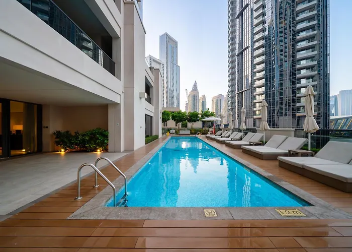 5 Min To Burj & Dubai Mall, Pool With Burj View