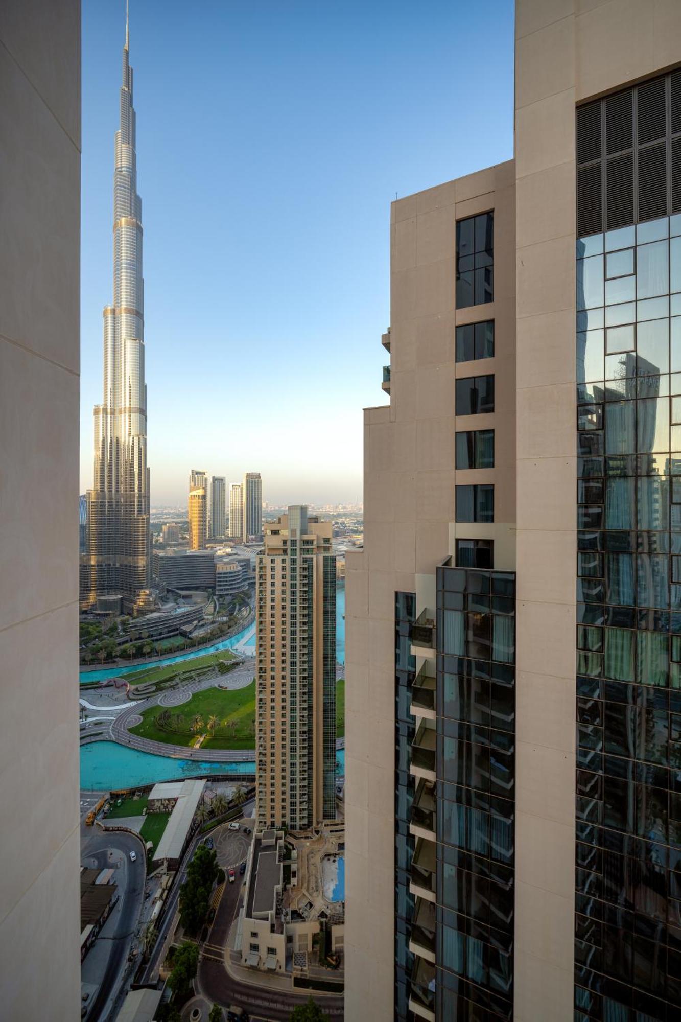 5 Min To Burj & Mall, Pool With Burj View