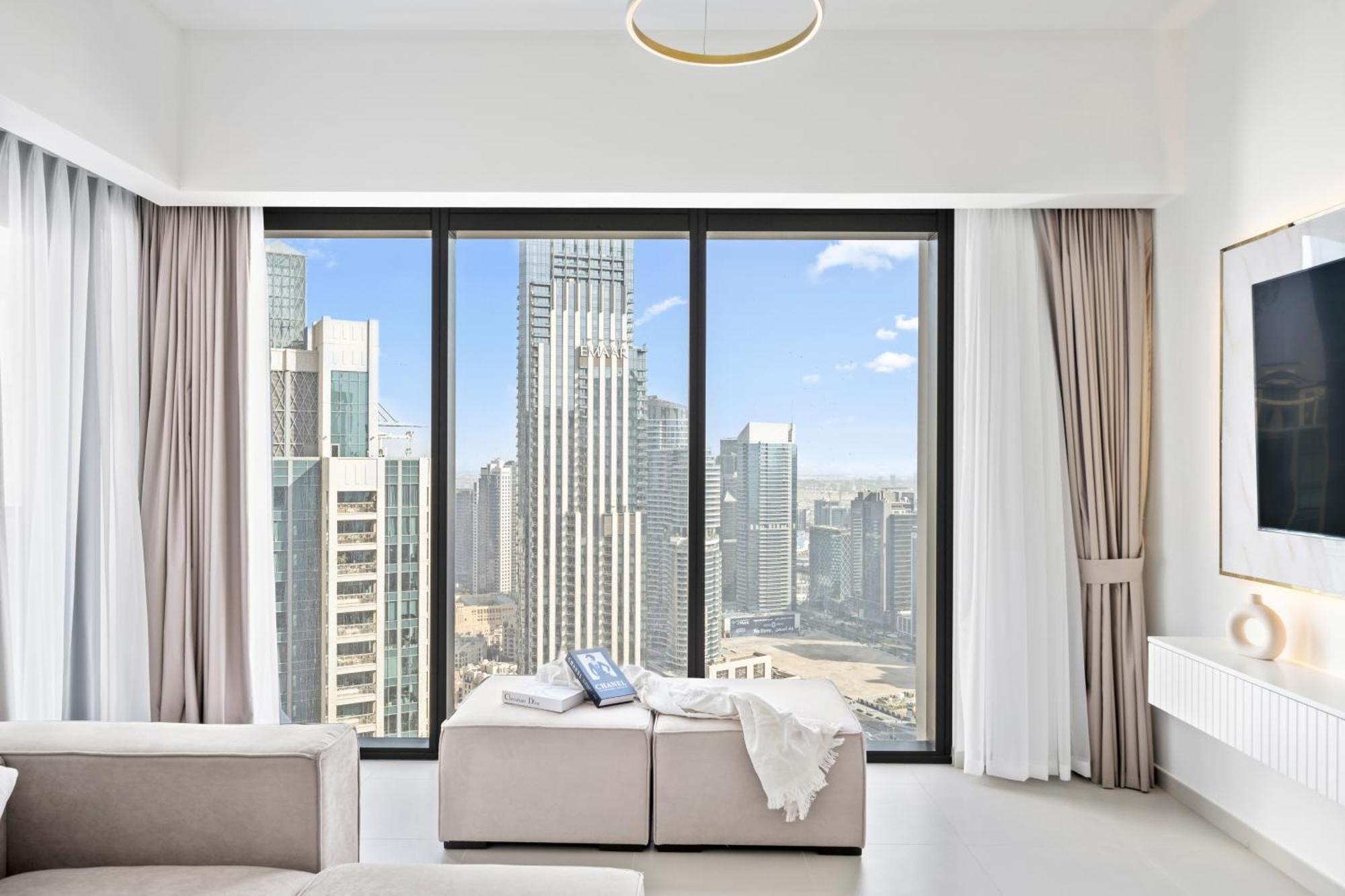 Apartment 5 Min To Burj & Mall, Pool With Burj View Dubai