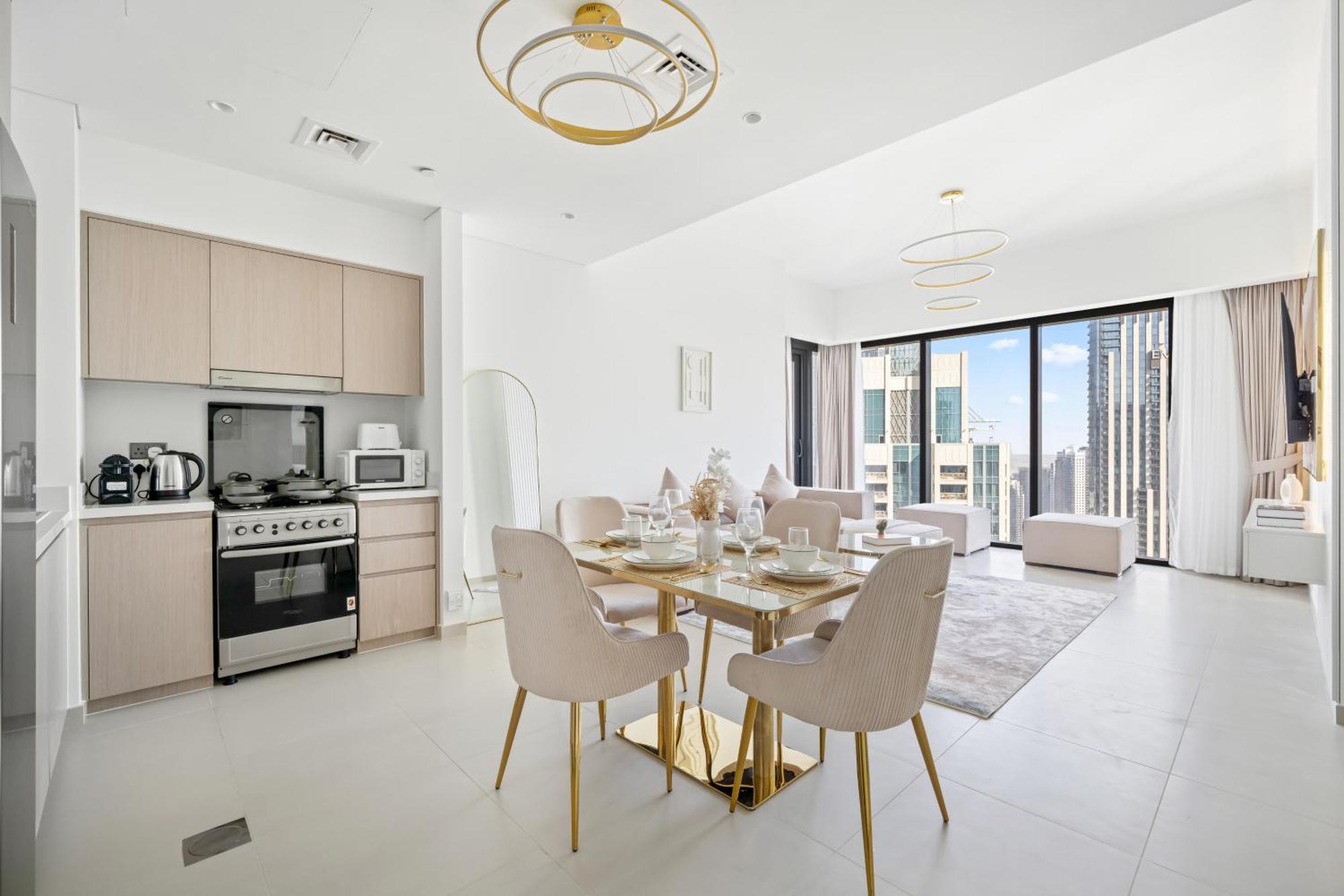5 Min To Burj & Mall, Pool With Burj View