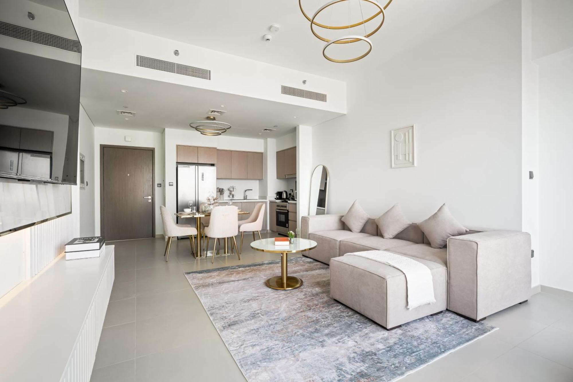 5 Min To Burj & Mall, Pool With Burj View Apartment