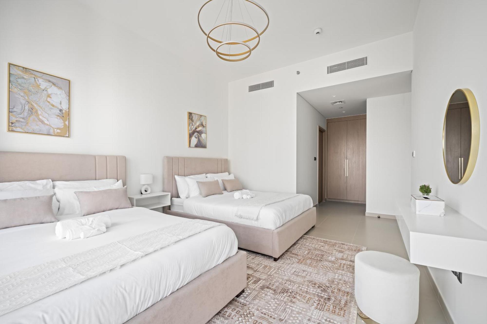 Apartment 5 Min To Burj & Mall, Pool With Burj View Dubai